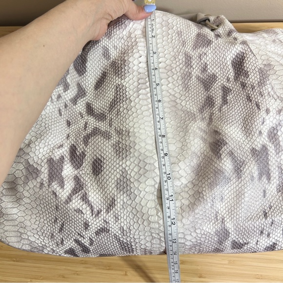 Cavalcanti Elegant White and Gray Women's Leather Tote Bag - Picture 8 of 11